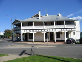 Commonwealth Hotel - Mackay Tourism 0