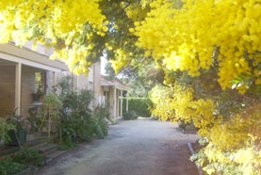 Surfcoast Retreat - Mackay Tourism 0