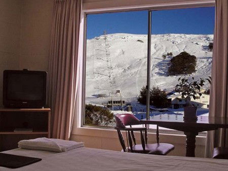 Falls Creek Hotel - Mackay Tourism 1
