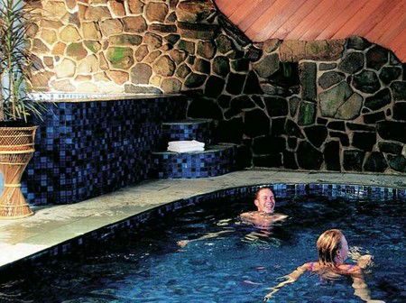 Falls Creek Hotel - Mackay Tourism 3