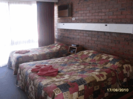 Kardinia Park Motel - Mackay Tourism 2