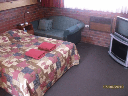 Kardinia Park Motel - Mackay Tourism 3