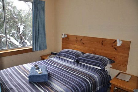 Ripparoo Ski Lodge - Mackay Tourism 1