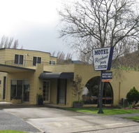 Riverbank Park Motel - Mackay Tourism