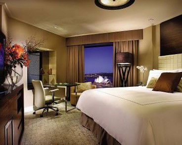 Four Seasons Hotel - Mackay Tourism 1