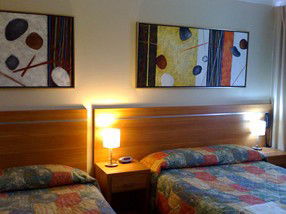 3 Sisters Motel - Mackay Tourism 1
