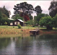 Tathra Hill Top Retreat - Mackay Tourism