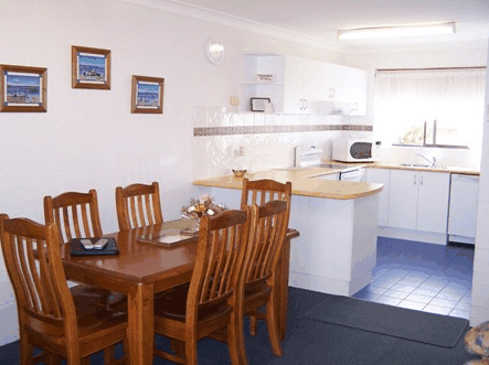 Peninsular Apartments - Mackay Tourism 4
