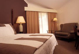 Tallawanta Lodge - Mackay Tourism 0