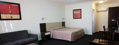 Charles Sturt Motor Inn - Mackay Tourism 0