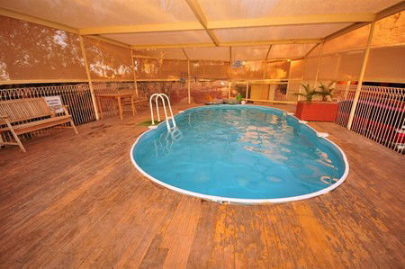 Desert View Apartments - Mackay Tourism 0