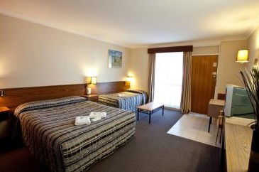 Golden West Motor Inn - Mackay Tourism 1