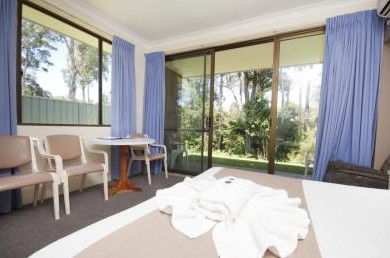 Island Palms Motor Inn - Mackay Tourism 1