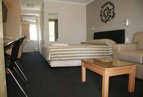 Queensgate Motel - Mackay Tourism 0