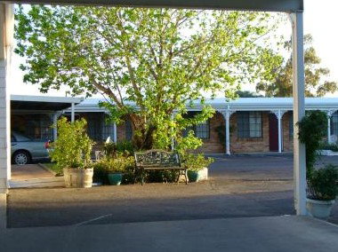Colonial Motor Lodge - Mackay Tourism 2