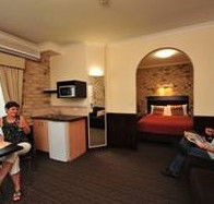 Highlander Motor Inn And Apartments - Mackay Tourism