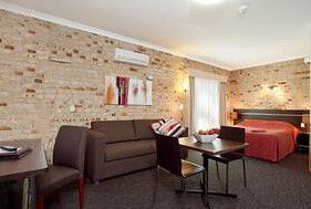Highlander Motor Inn And Apartments - Mackay Tourism 4