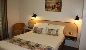 Colonial Village Motel - Mackay Tourism 1