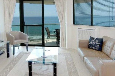 Malibu Mooloolaba - Mackay Tourism 0