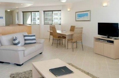 Malibu Mooloolaba - Mackay Tourism 2