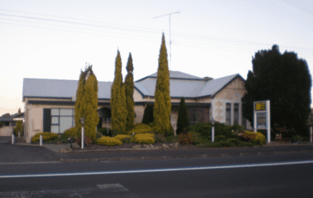 Le Cavalier Court Motel - Mackay Tourism 1