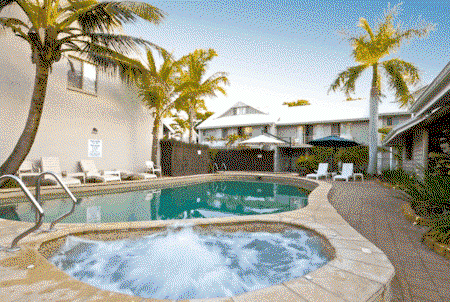Pelican Beach Resort - Mackay Tourism 4