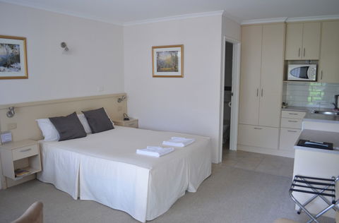 Bright Colonial Inn Motel - Mackay Tourism 5