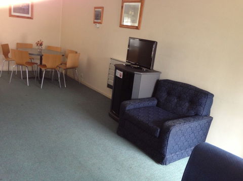 Carnegie Motor Inn And Serviced Apartments - Mackay Tourism 1