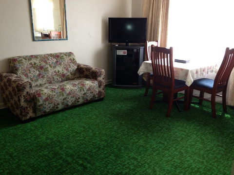 Carnegie Motor Inn And Serviced Apartments - Mackay Tourism 3