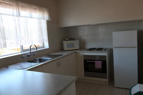 Carnegie Motor Inn And Serviced Apartments - Mackay Tourism 4