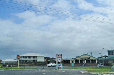 Schomberg Inn Hotel Motel - Mackay Tourism 1