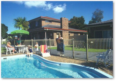 Southern Cross Holiday Apartments - Mackay Tourism 3