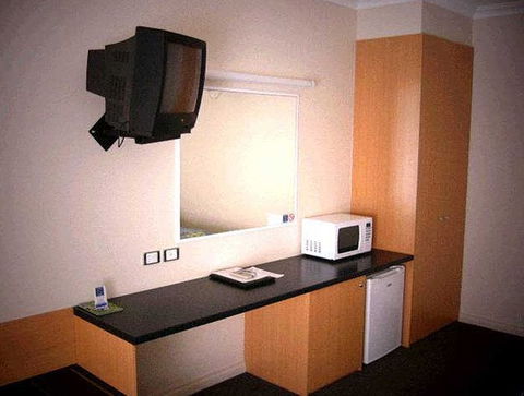 Victoria Lodge Motor Inn And Apartments - Mackay Tourism 3