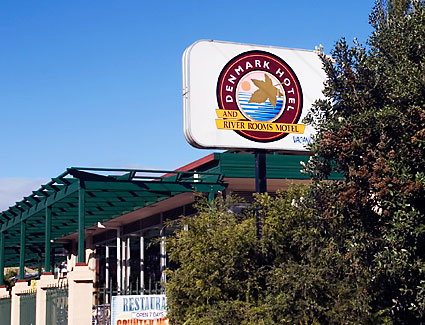 Denmark Hotel & River Rooms Motel - Mackay Tourism 0