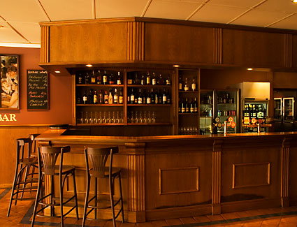 Denmark Hotel & River Rooms Motel - Mackay Tourism 1