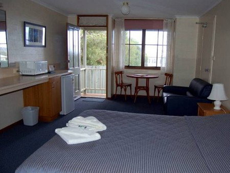 Lightkeepers Inn Motel - Mackay Tourism 1