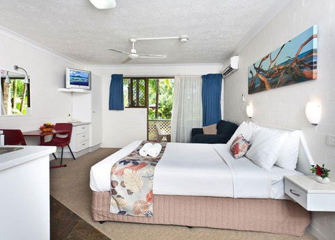Byron Sunseeker Motel - Mackay Tourism 1