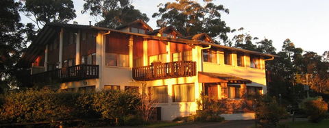 Chalet Swisse Spa Retreat - Mackay Tourism 4