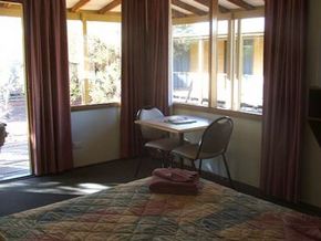 Desert Oaks Resort - Mackay Tourism 7