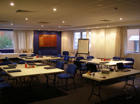 Ruth Fairfax House Accommodation - QCWA - Mackay Tourism 4