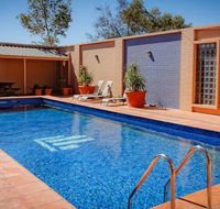 Desert Cave Hotel - Mackay Tourism