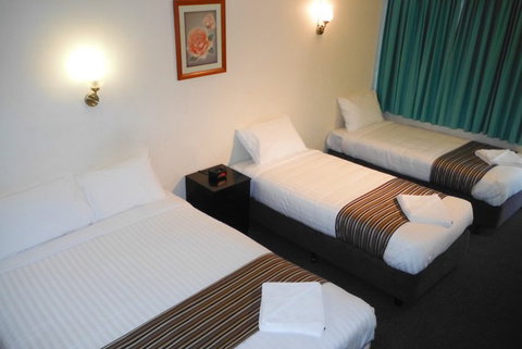 Coffs Harbour Pacific Palms Motel - Mackay Tourism 2