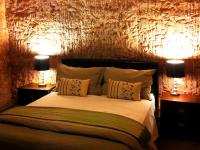 Lookout Cave Motel - Mackay Tourism 1
