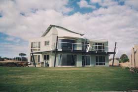 Moonta Bay Escape - Mackay Tourism 0