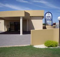 Golden Chain Tower Motor Inn