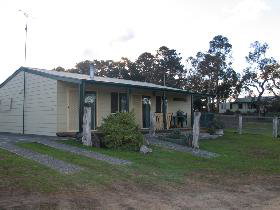 Pendleton Farm Stay - Mackay Tourism 0