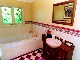Frieda's Cottage - Mackay Tourism 0