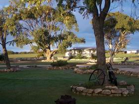 Coodlie Park Farm Retreat - Mackay Tourism 0