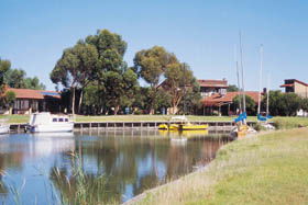 Goolwa Riverport Motel - Mackay Tourism 0