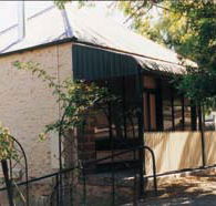 Wild Olive Cottage - Mackay Tourism